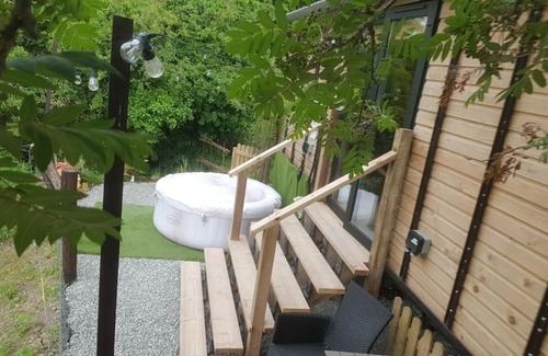 Garadice Other | The Horrrsebox Tinyhouse Glamping