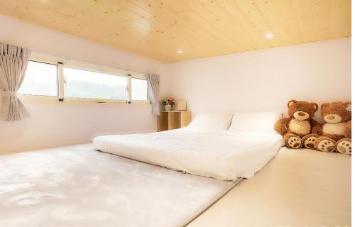 Dahu Bed & Breakfast | The house behind stream