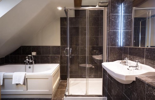 Ilmington Hotel | The Howard Arms