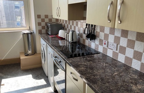 Douglas Apartment | The Hutchinson Apartments - Apartment 3 - double bed