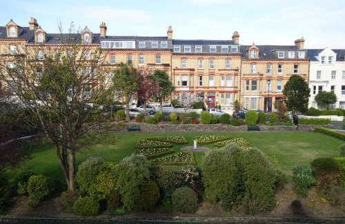 Douglas Apartment | The Hutchinson Apartments