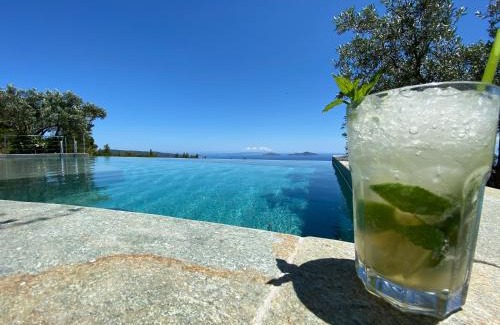 Votsi Apartment | The Infinity 180 Luxury Suites