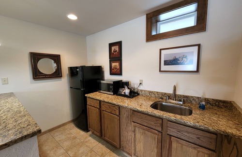 Newland Hotel | The Inn at Shady Lawn