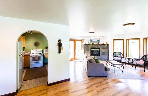 Moose Pass Bed & Breakfast | The Inn at Tern Lake