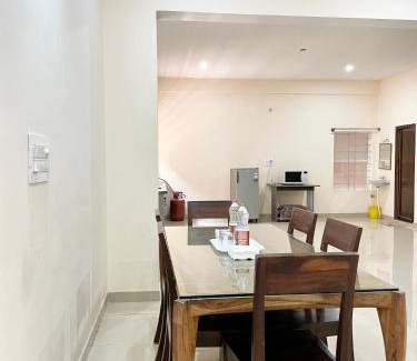 Gokulam Hotel | The INN