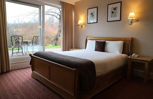 Shorne Hotel | The Inn on the Lake Hotel