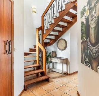 Yamba House | The Islander - Waterfront with Pool