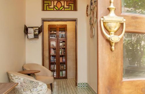 Ballygunge Bed & Breakfast | The Ivy House