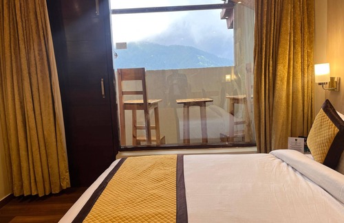 Shimla Hotel | The Jungle Mountain Retreat