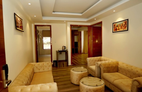 Shimla Hotel | The Jungle Mountain Retreat