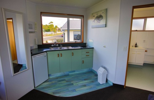 Kaka Point Hotel | The Kaka Point Motels