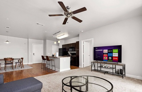 Arsenal Apartment | The Ladybird: Riverwalk Loft
