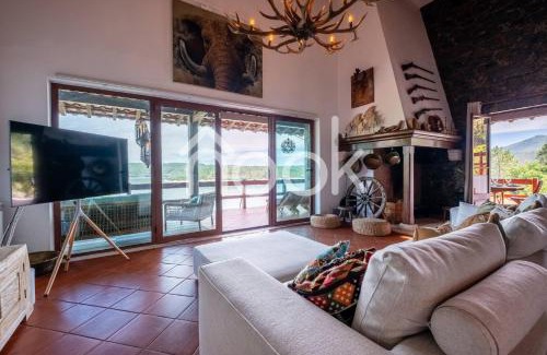 Aguas Belas Villa | The Lake House by NOOK