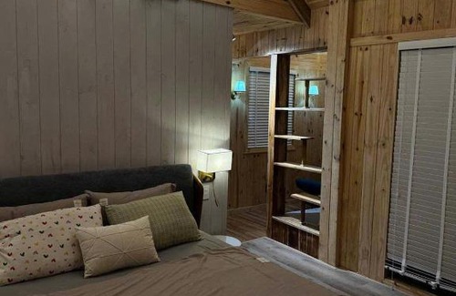 Dinh Quan Cabin | The Lake House Retreat & Watersports