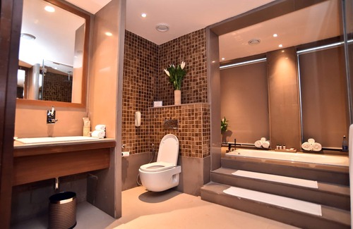 Faridabad Hotel | The Lalit Mangar