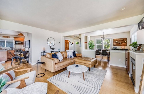 Manchester House | The Landing - Waterviews, Beach Access, & Hot Tub