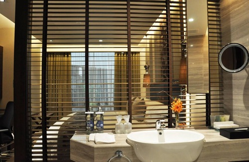 Nana Hotel | The Landmark Bangkok