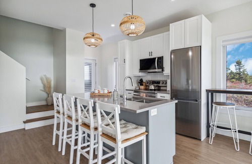 Western Head House | The Left at Surf Western Head - 3BR with Oceanfront Hot tub views