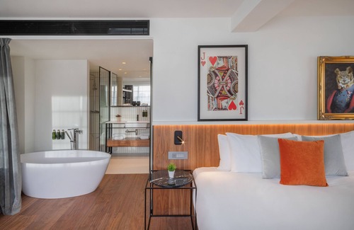 Euston Hotel | The Level at the Melia White House