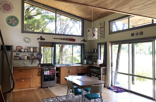 Collingwood House | The Library Bach - A special place people love!