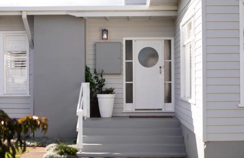 Devonport House | 'The Light-House' Entire Home with Coastal Views