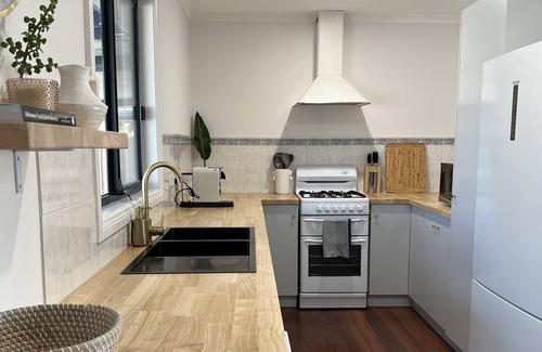 Port Willunga House | The Little Beach Retreat- 1 street from the Sea