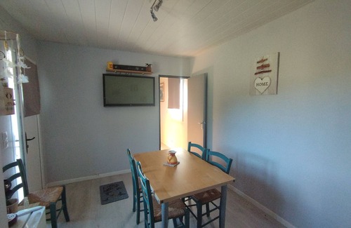 Gaujac House | The Little House in the Vineyard