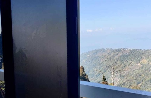 Darjeeling Bed & Breakfast | The Local Tribe Homestay Cafe & Hostel