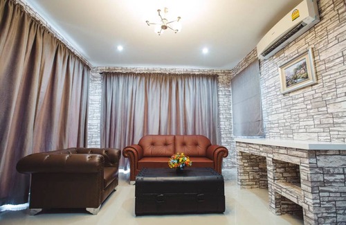 Suan Phueng Hotel | The Location