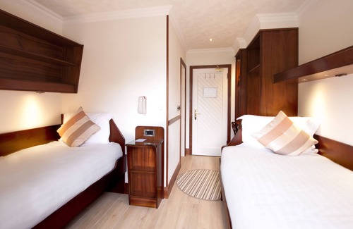 Lecemy Bed & Breakfast | The Lodge at Harvey's Point