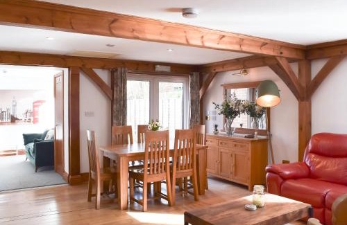 Hardwicke House | The Lodge