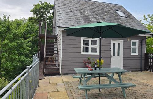 Llyswen Apartment | The Loft at Box Bridge