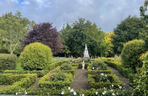 Auckland Bed & Breakfast | The Loft at Henton Lodge