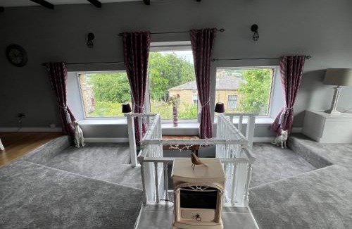 Brighouse Apartment | The Loft @ Brighouse