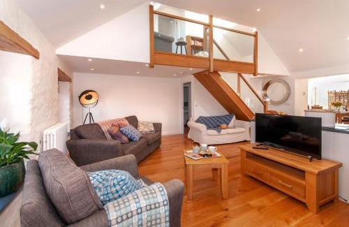 Haverfordwest House | The Loft - Cottage