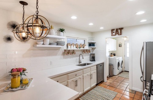 Yorktown Bed & Breakfast | The Love Shack Beach Bungalow