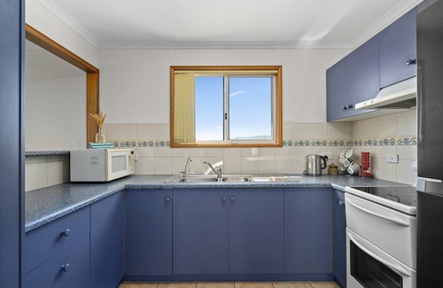 Silver Sands House | The LoveShack ~ Silver Sands - Family Entertainer Surrounded by Sea, Scrub & Hills