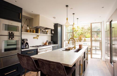 Parsons Green and Walham House | The Luxury Fulham Townhouse