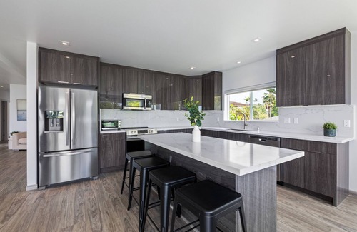 Portlock House | The Makai Manor - Beautiful Newly Built Spacious Home