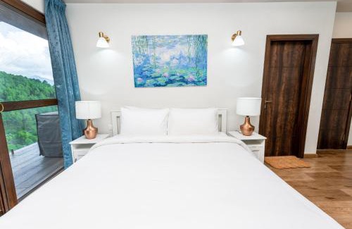 Shimla Hotel | The Manor Luxury Apartments, Shimla