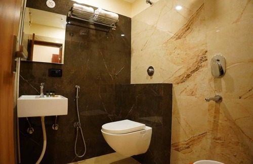 Deoghar Hotel | The Marutinandan Grand