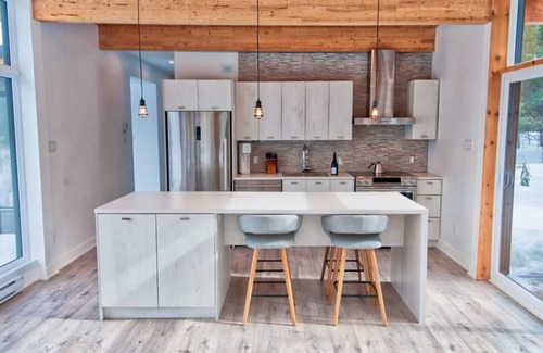 Les Collines-de-l'Outaouais Regional County Municipality House | The Meadow