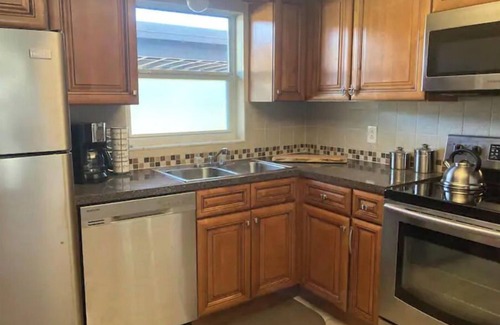 Bayview Condo | "The Merry Yacht" lovely condo 2/2nhttps:/www.airbnb.com/h/themerryyacht