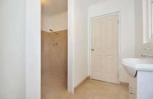 Ararat Hotel | The Mess and Barracks