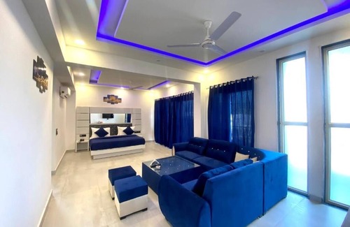 Sector 27 Hotel | The Metro Stay by ASPL