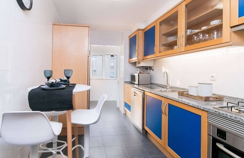 Lumiar Apartment | ✨The Metropolitan: Premium Apartment with Balcony and Parking