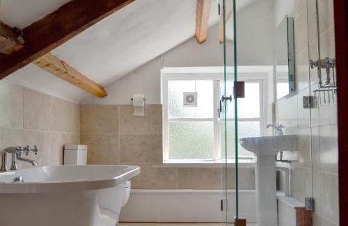 Pentre Gwenlais House | The Mill Farmhouse