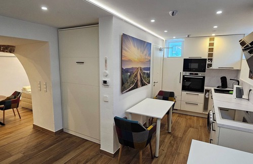 Stuttgart Apartment | The Modern Cave Lodge - ComfyHome Apartments Stuttgart