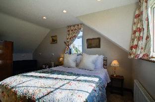 Trowle Common House | The Moonraker Hotel