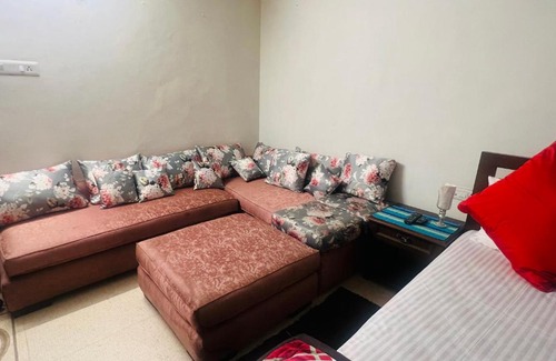 Jeolikote Bed & Breakfast | The Mud house cafe/cottage